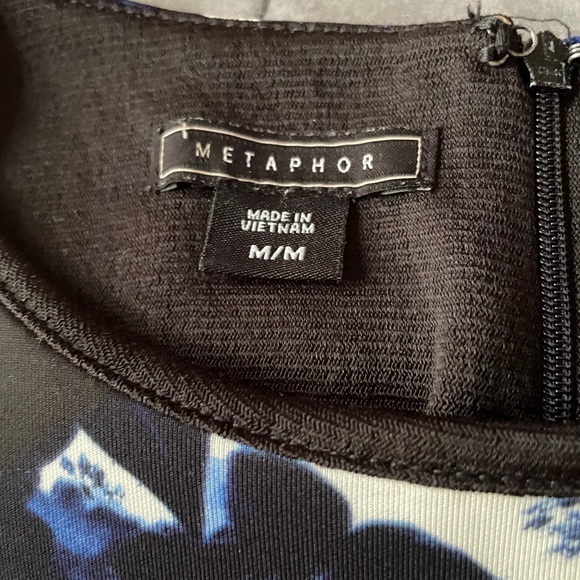 Metaphor vibrant design sheath Size Medium. - Picture 3 of 10